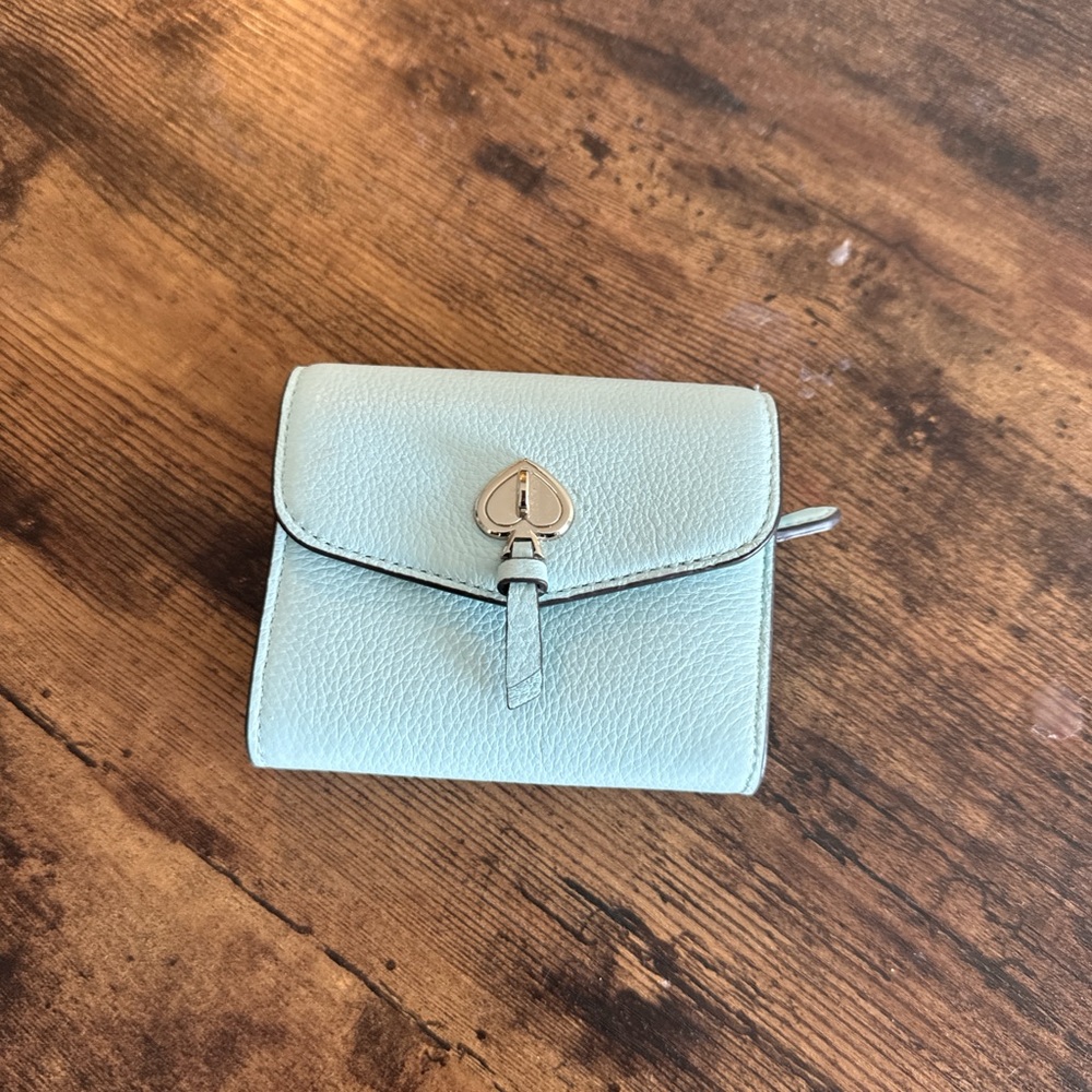 Kate Spade Blue Wallet Elegant Design
